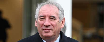 Bayrou nombra un gobierno continuista en el que incluye a Manuel Valls